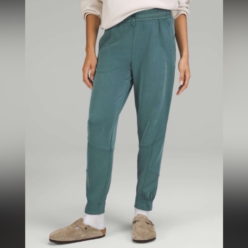 Lululemon Women’s Softstreme Highwaisted Ribbed Jogger Pants